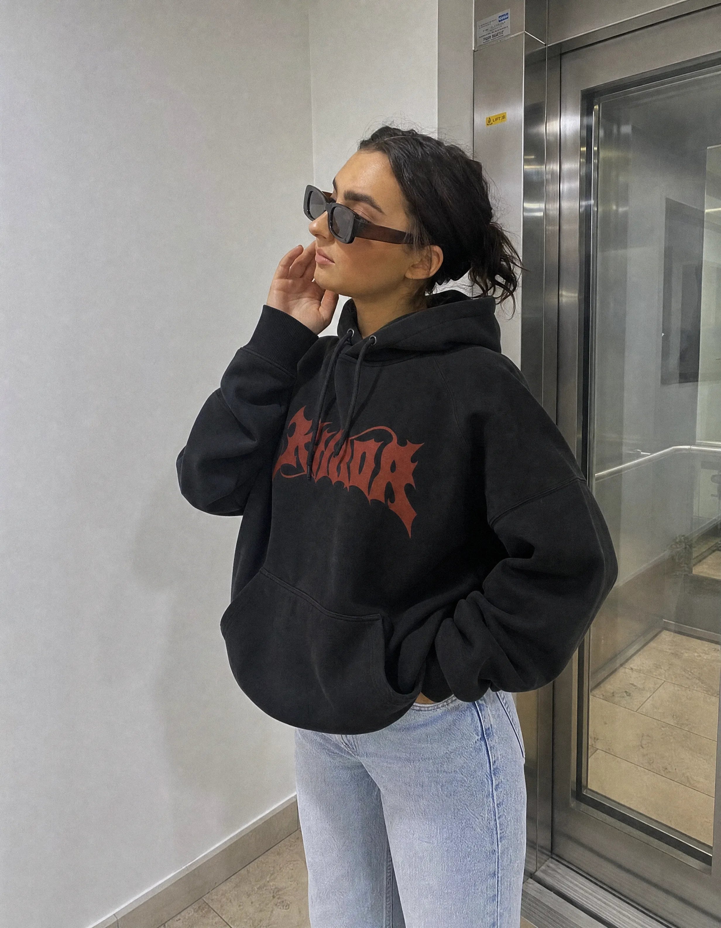 Canguro Metal Negro Oversize