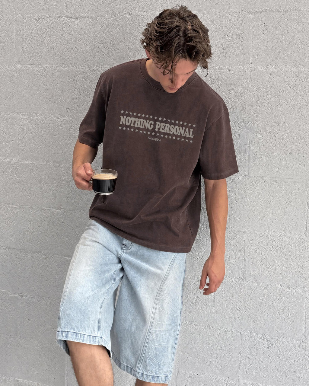 Remera Nada Personal Oversize | Marrón | 2